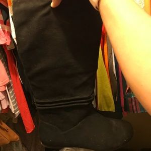 Cute plain soft Black Boots! Size 8.